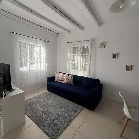 Latin House פונשל